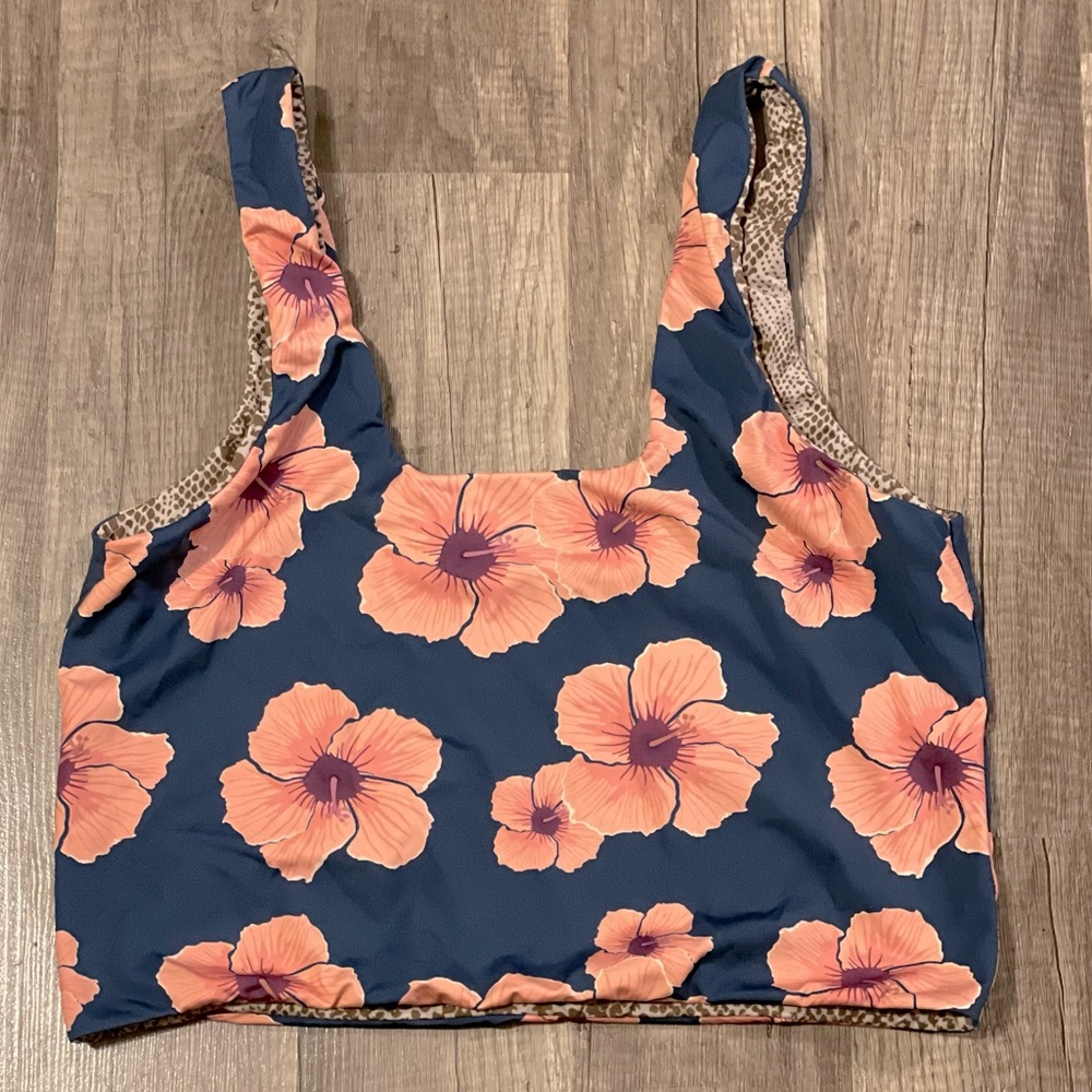 Acacia in Hibiscus